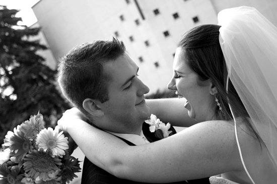 Bride is cracking up!