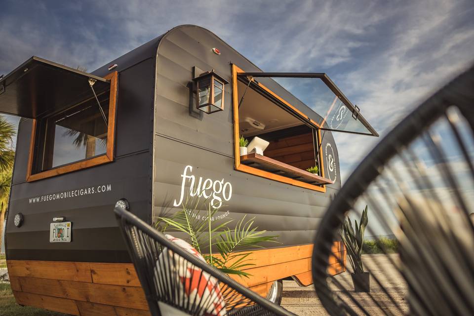 Fuego Mobile Cigar Lounge