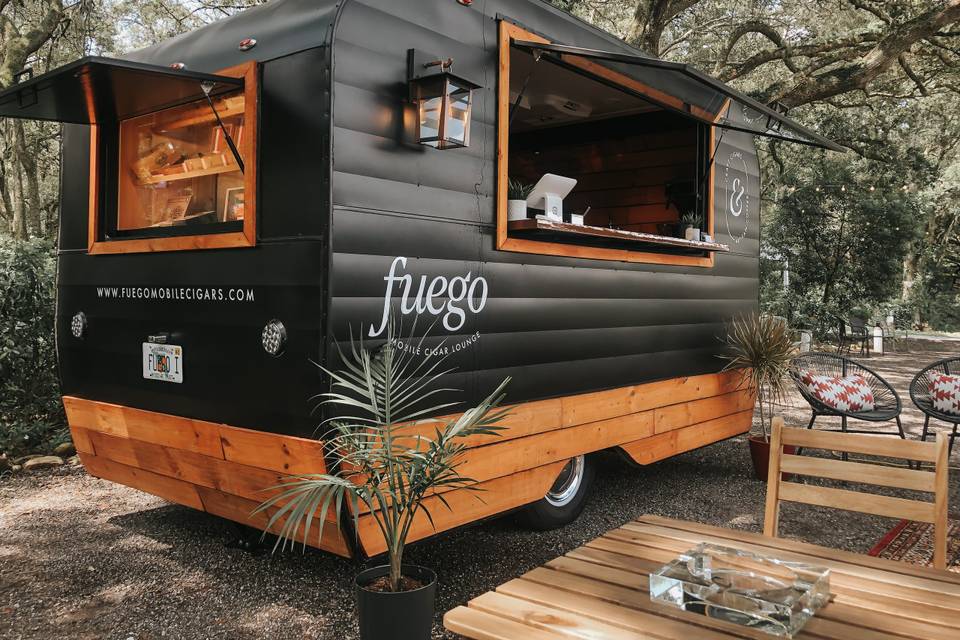 Fuego Mobile Cigar Lounge