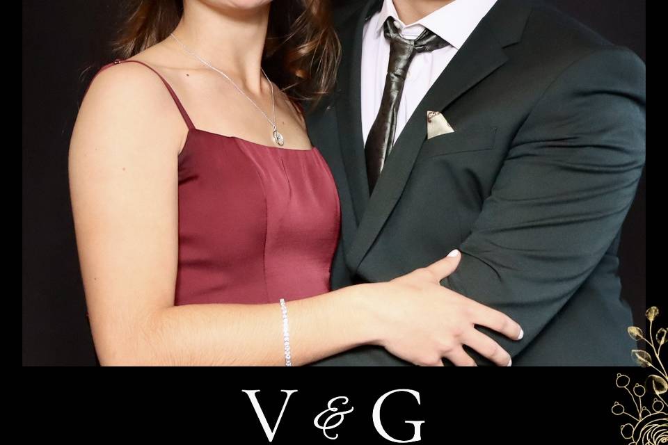 Bride & Groom in Photo Booth