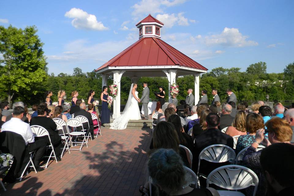 The Terrace at Waters Edge Lighthouse