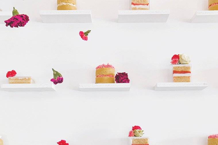 Mini cake wall