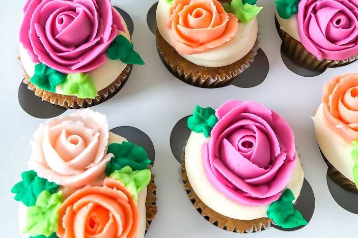 Piped rose cupcakes