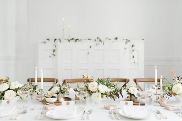 Simple, elegant tablescape