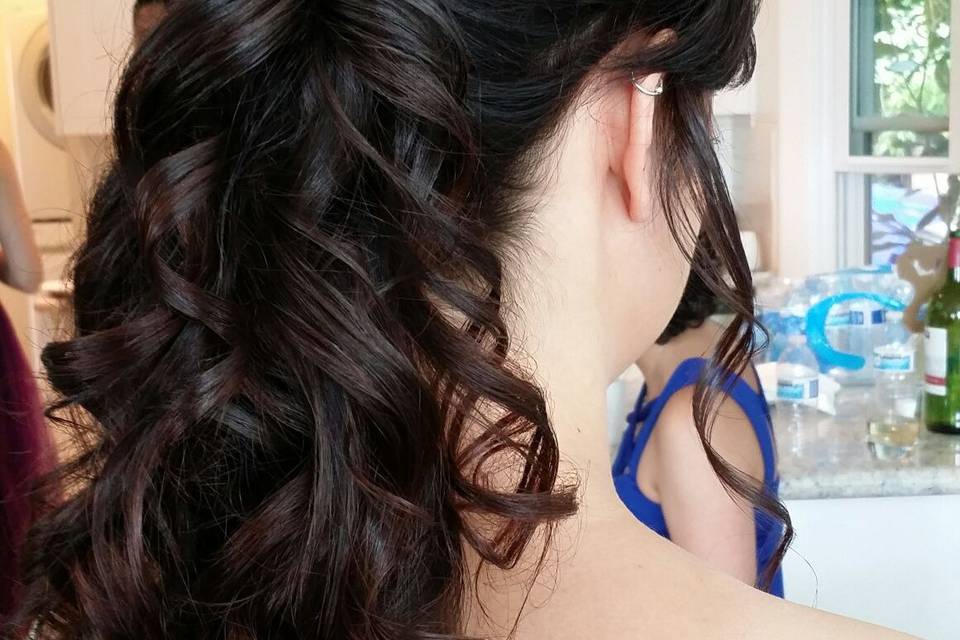 High pony updo with curls
