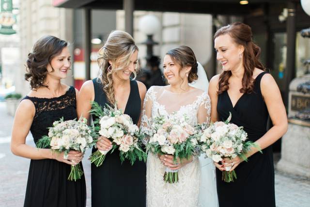 Bride Rebecca & Bridesmaids