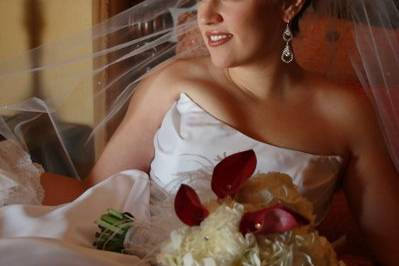Elegant bride captured in Natural Light