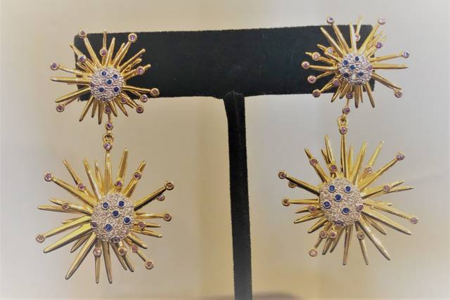 Exploding grapes earrings