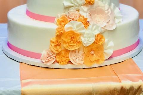 Fondant cake & sugar flowres