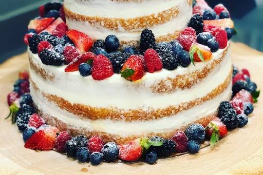 Naked berries and cream cake
