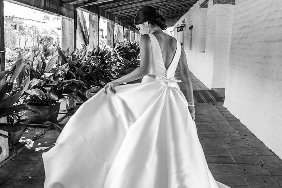 Wedding gown trail - Karla Bravo Photography