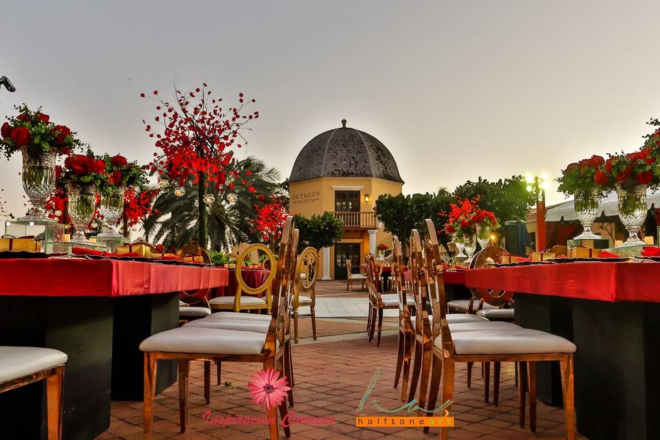 Red petals centerpieces