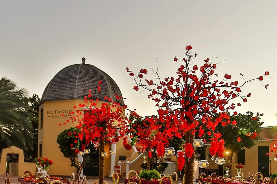 Red petals centerpieces