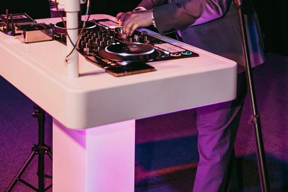 DJ B at wedding