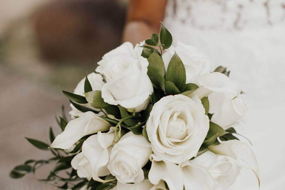 Cascading rose bouquet