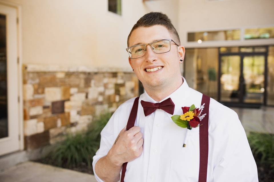 Ay, Poppy Floral & Event Decor - Boutonnière