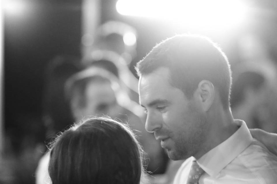Newlyweds dance