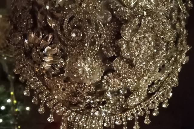Brooch bouquet