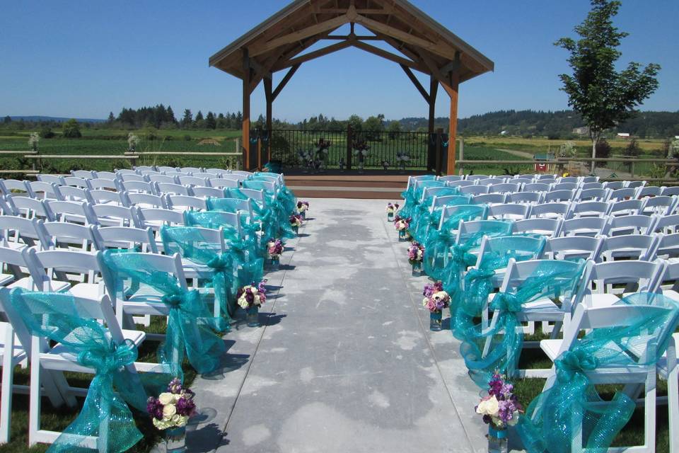 Outdoor wedding aisle