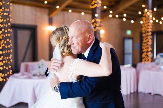 Father and Daughter at wedding