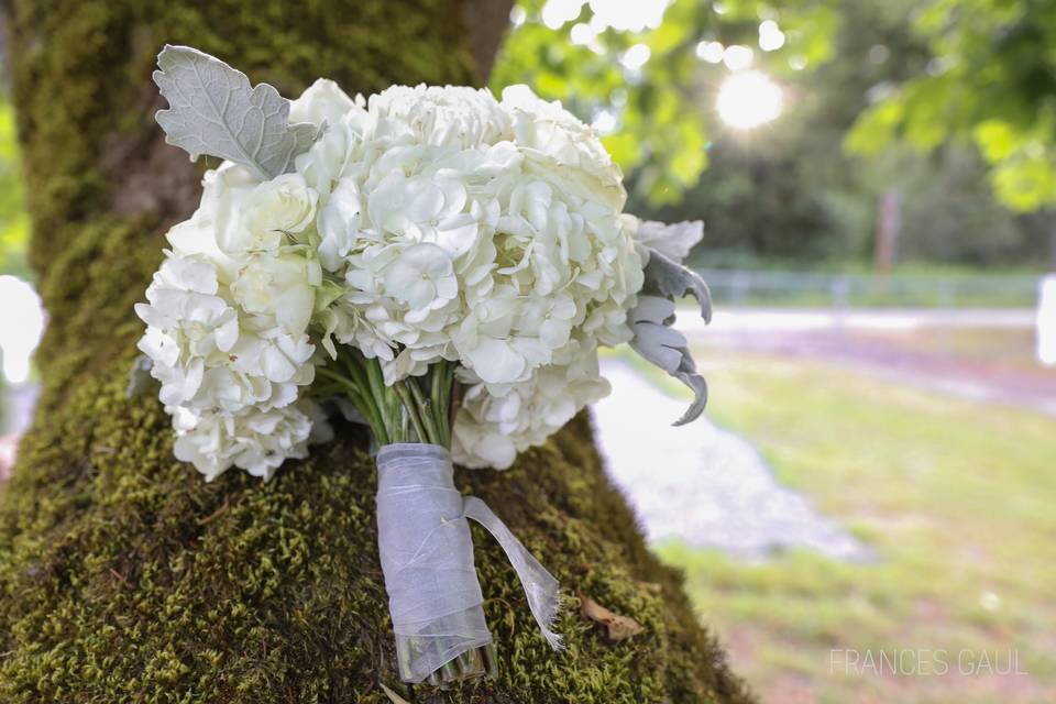 Simple bridal bouquet