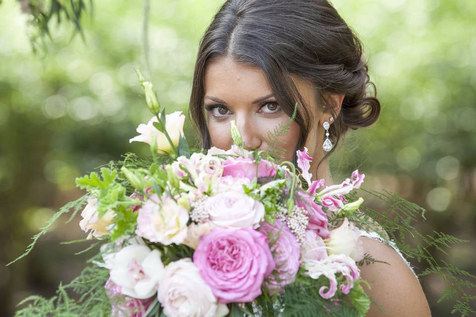 Ashley Garden Roses, Keira Garden Roses, Glorioso Lily, Lisianthus