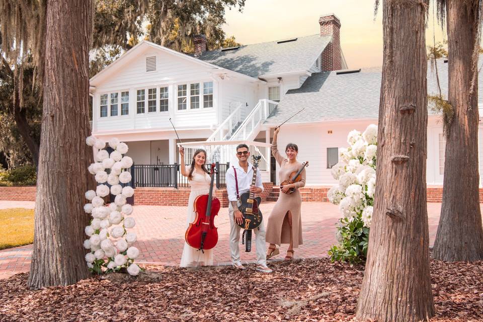 Renan and The String Ladies