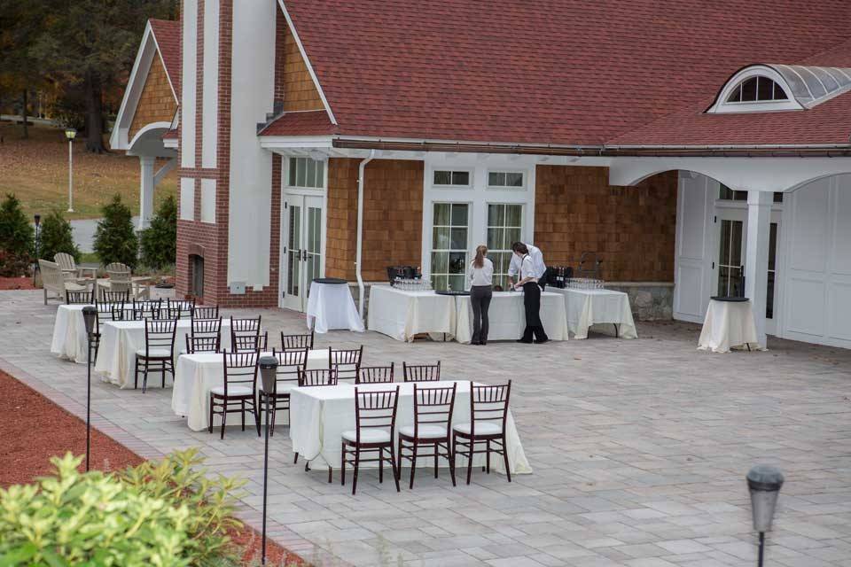 Outdoor dining set-up