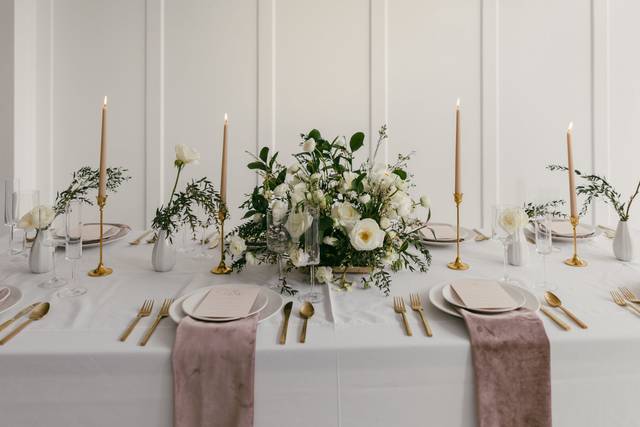 Elegant and modern tablescape