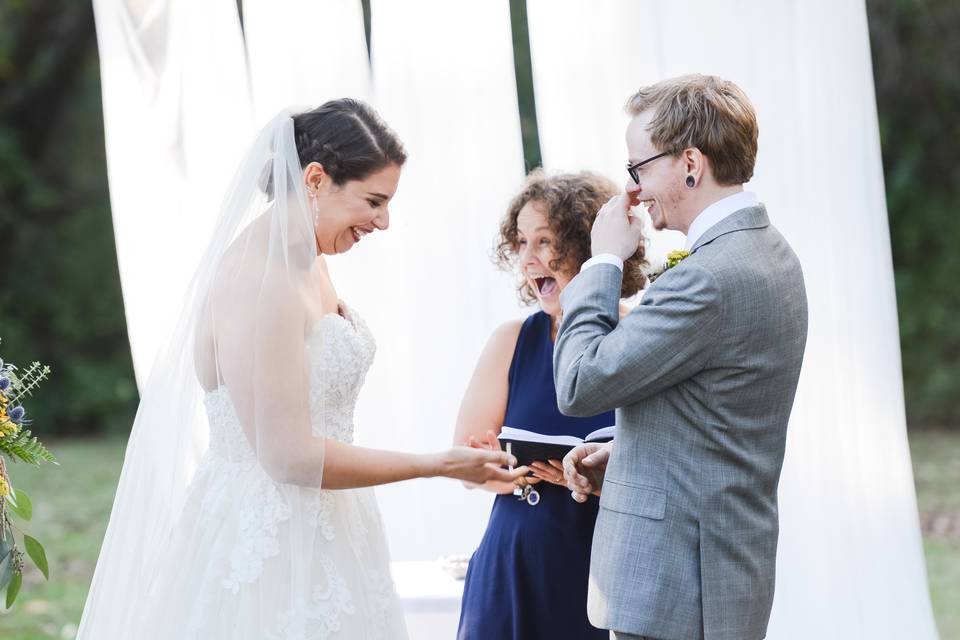 Wearing of wedding rings | Photo by Hailey Lauren Photography