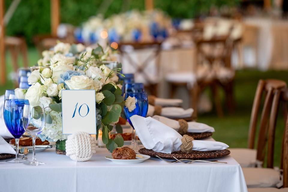 Summer blue wedding table