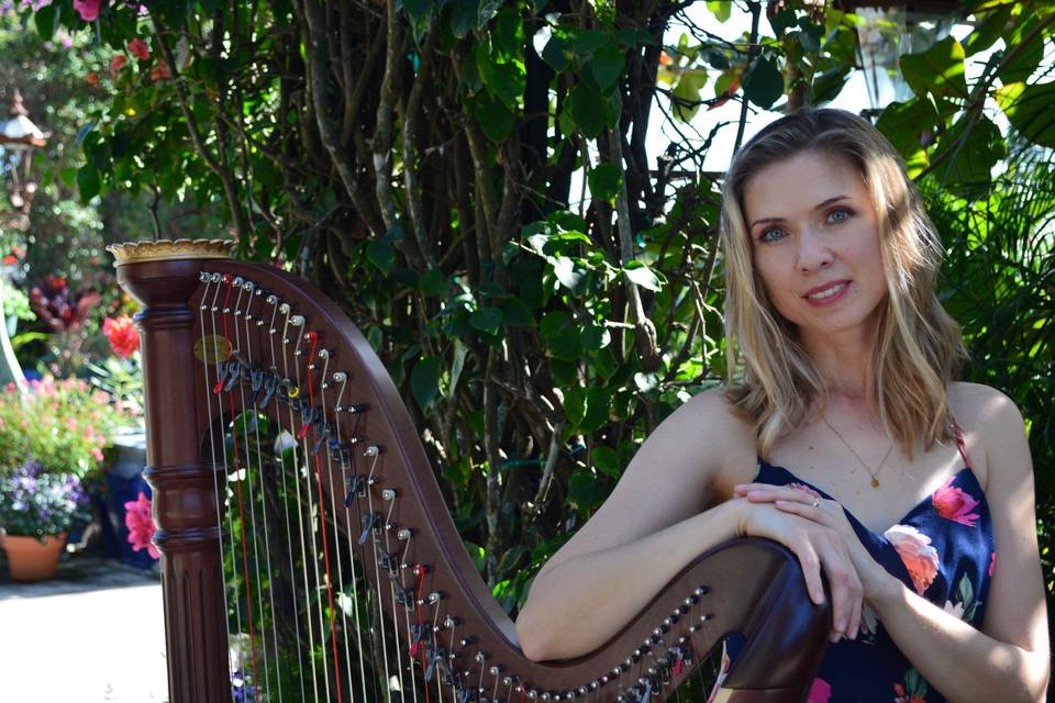 Portrait of Karina with her harp