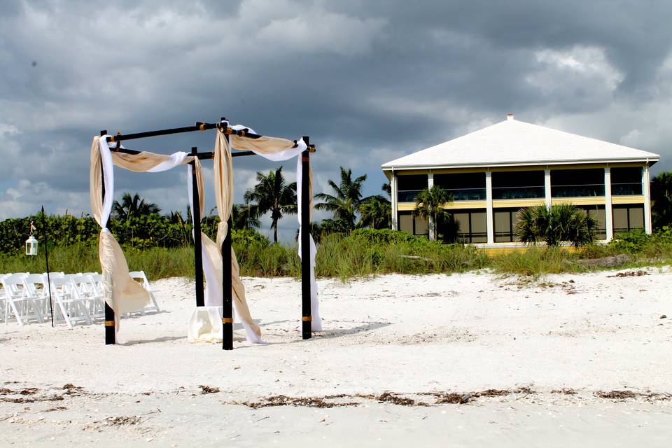 The Club At Barefoot Beach