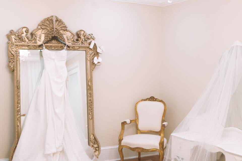 Glimpse in Mirror