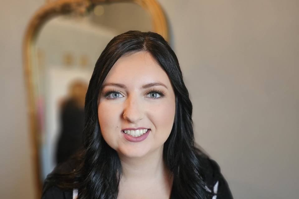 Mother of the groom makeup