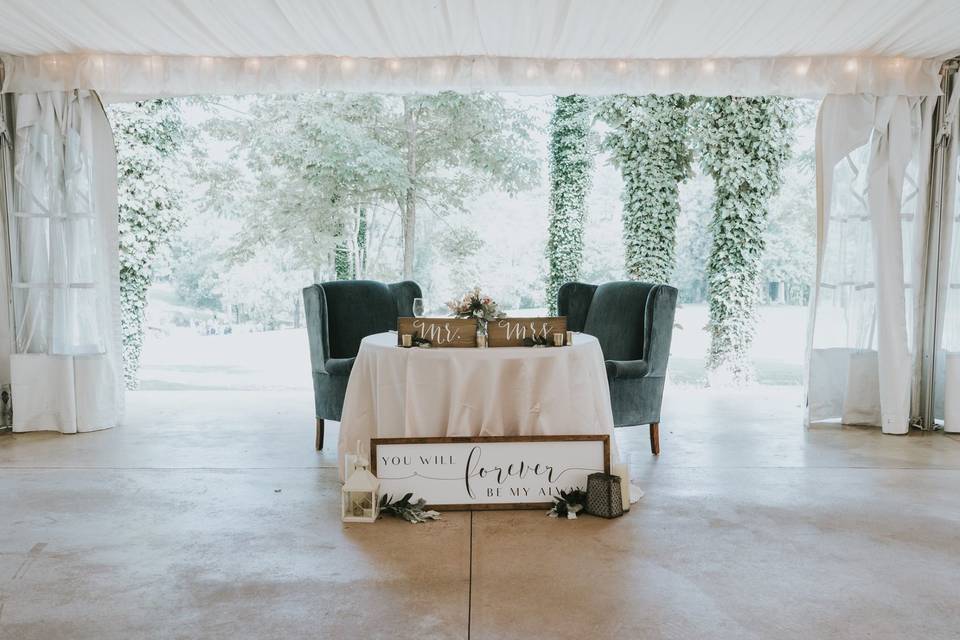 Sweetheart table