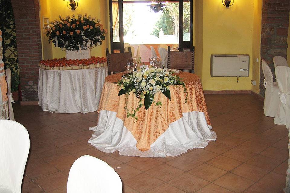 Romantic table décor
