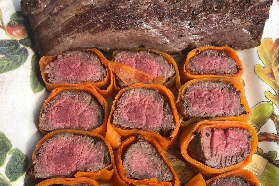 Beef tenderloin carrot sushi