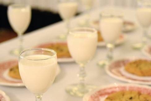 Also, on our 10 o'clock menu...cookies & Milk.
Photo courtesy of Rachel Napear Photography.