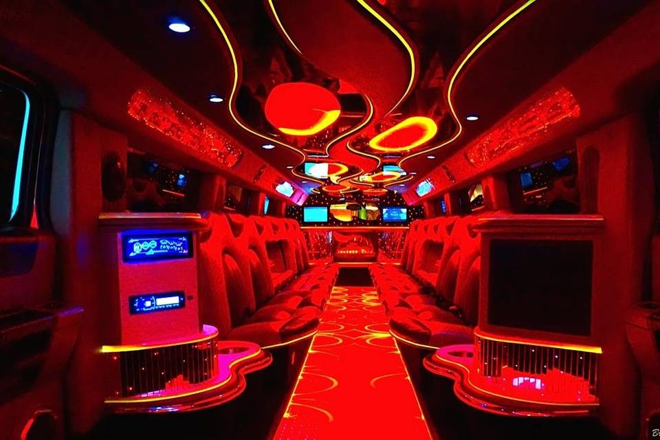 1Up'n Limousines and Party Buses