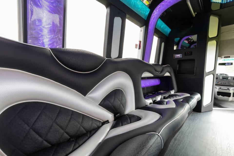 E450 Bus - seats 20-25