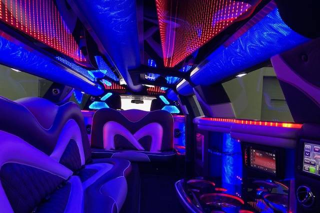 1Up'n Limousines and Party Buses