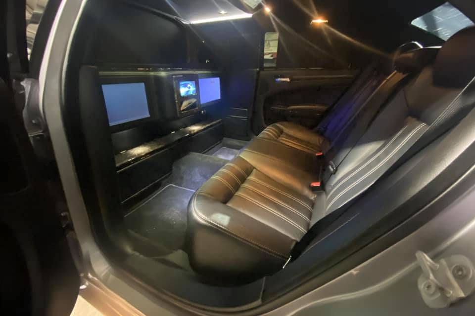 Presidential Sedan - seats 2