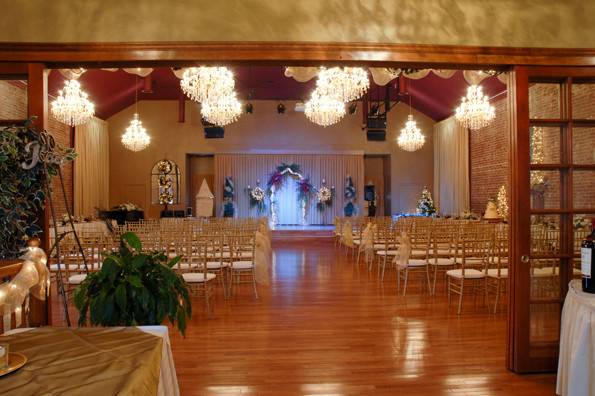 Church style seated ceremony in the Opera House ballroom.